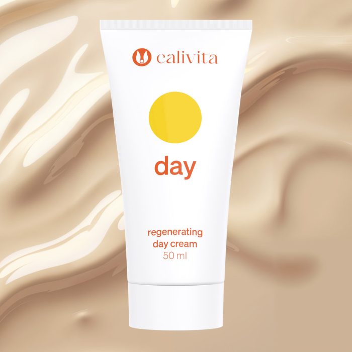 Calivita regenerativna dnevna krema 50ml - bijela tuba kreme s žutim logotipom na kremastoj pozadini