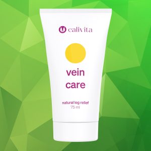 Calivita Vein Care krema 75ml za prirodnu njegu vena i olakšavanje umornih nogu na zelenoj pozadini